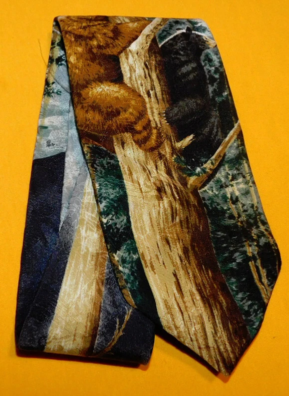 ESPECIES ENDERGERED WEMBLEY HECHAS EN EE. UU. CORBATA MOTIVO OSO MULTICOLOR - CORBATAS PARA EL CUELLO Foto 3 de 4
