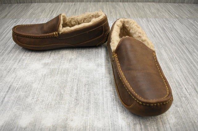 ugg ascot tan