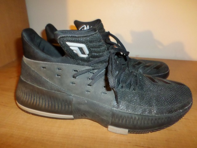 size 10 basketball shoes