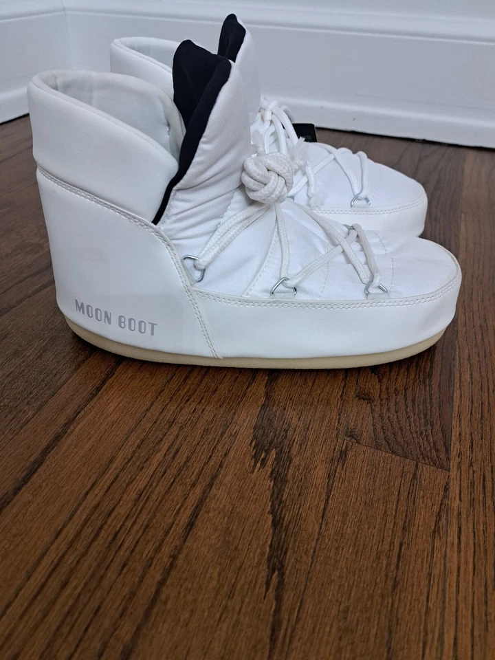 Moon Boot Unisex Icon Evolution White Pump Full Moon Boots Size 8.5/9 - Image 3 of 4