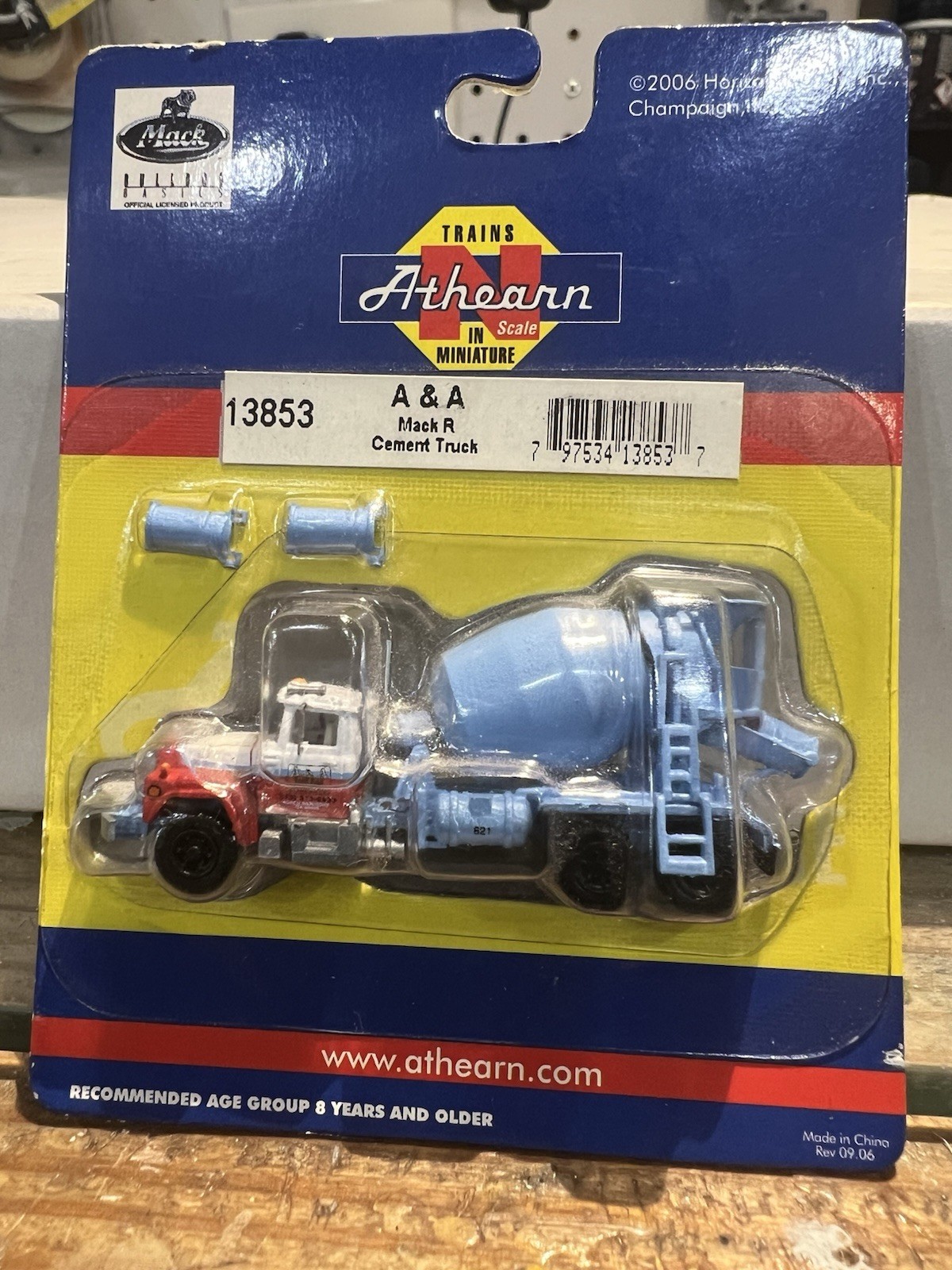 N Scale Athearn A & A Mack R Cement Truck. | eBay