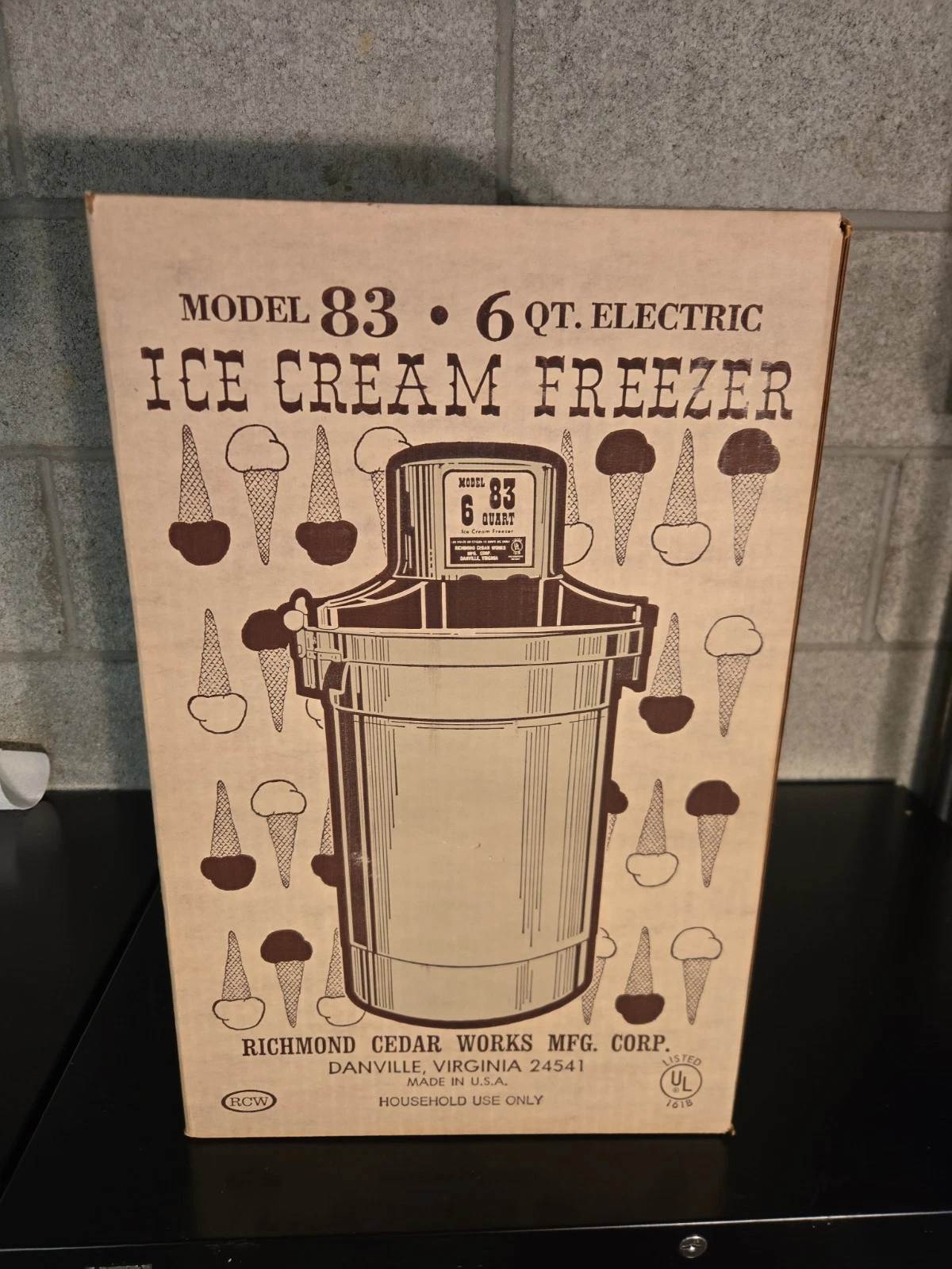 Richmond Cedar Works Model 83 6 Quart Electric Ice Cream Maker Freezer w/ Box
Opens in a new window