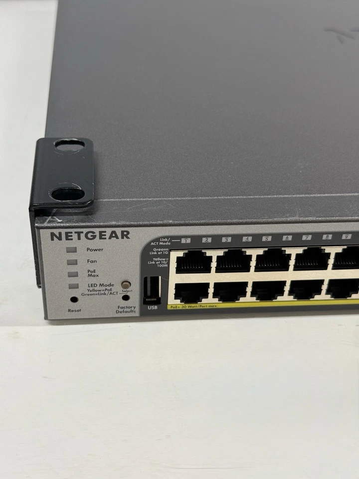 Netgear ProSafe GS752TP 48 Port Gigabit Smart Switch with PoE and 4 SFP Ports - Image 2 of 4