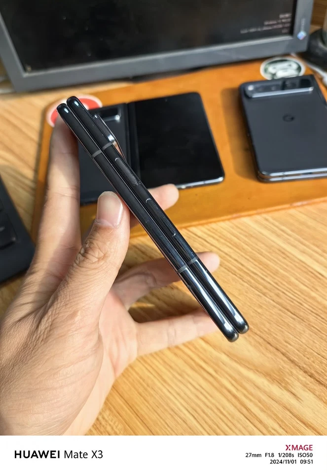 Google Pixel Fold 12+256GB Unlocked Phone - Image 2 of 4