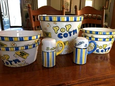Vtg Kitchen Prep 101 by Tabletops Unlimited 7Pc. Popcorn Bowls Shakers Nostalgic