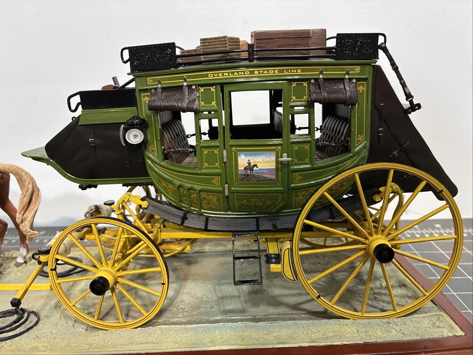 Franklin Mint The John Wayne Stagecoach with Horses Luggage 1/16 Scale Diecast - Image 4 of 4