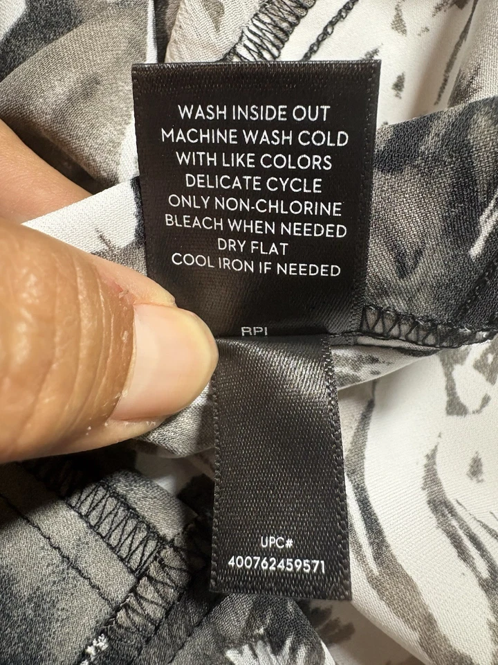 Simply Vera Vera Wang Women XL Sleeveless Vneck Flowy Floral Tank Top Monochrome - Image 4 of 4