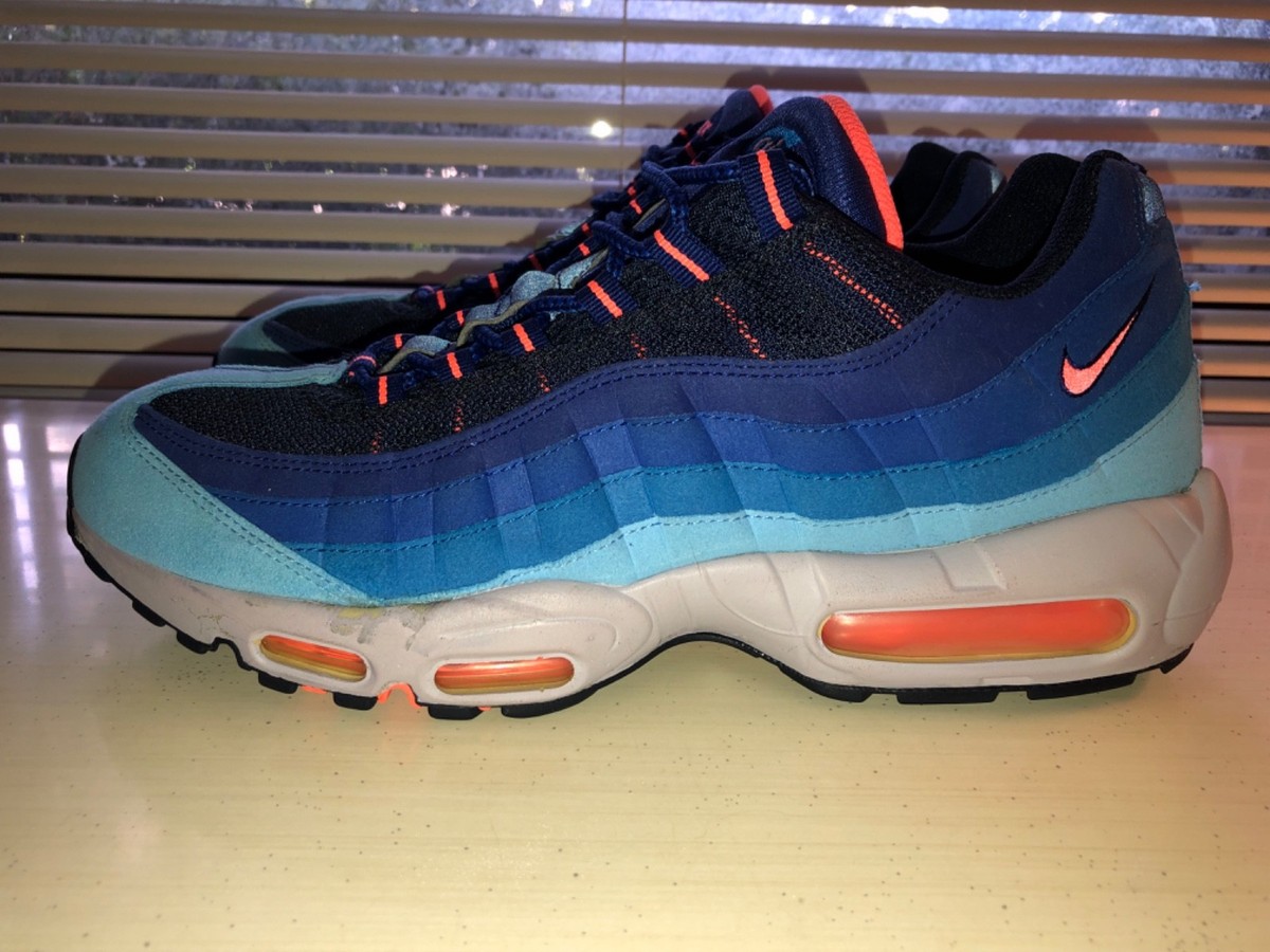 Size 13 - Nike Air Max 95 University Blue — product photo 3 of 9