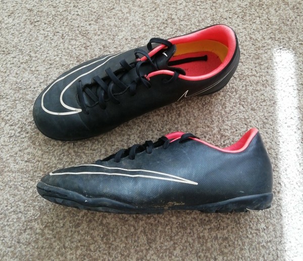 astro trainers size 3