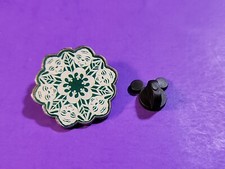 2016 Disney Pin Trading Star Wars Yoda Snowflake Pin AUTHENTIC