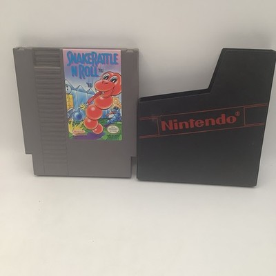 NINTENDO NES SNAKE RATTLE N ROLL GAME CARTRIDGE AUTHENTIC W/ SLEEVE