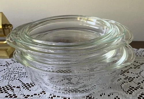 Vintage 2 PYREX 022 023 Glass Nesting Casserole Bowl Set 1qt, 1-1/2 qt. w  lids