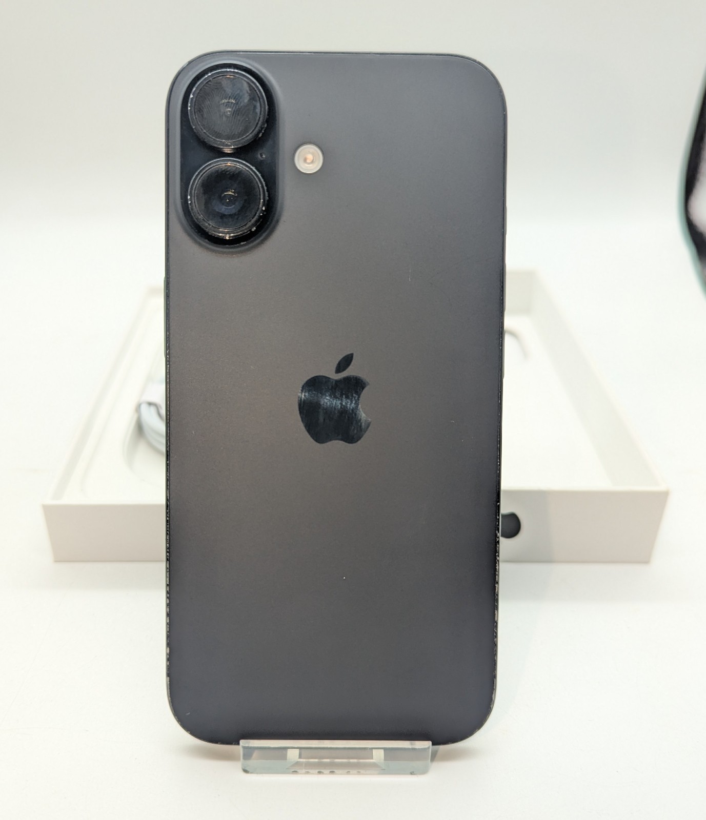 Apple iPhone 16 128GB Black Unlocked Boxed 92% Battery Health (B) image 4