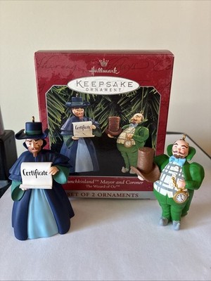 Hallmark Keepsake The Wizard Of Oz Munchkinland Mayor & Coroner Ornament Set (M)
