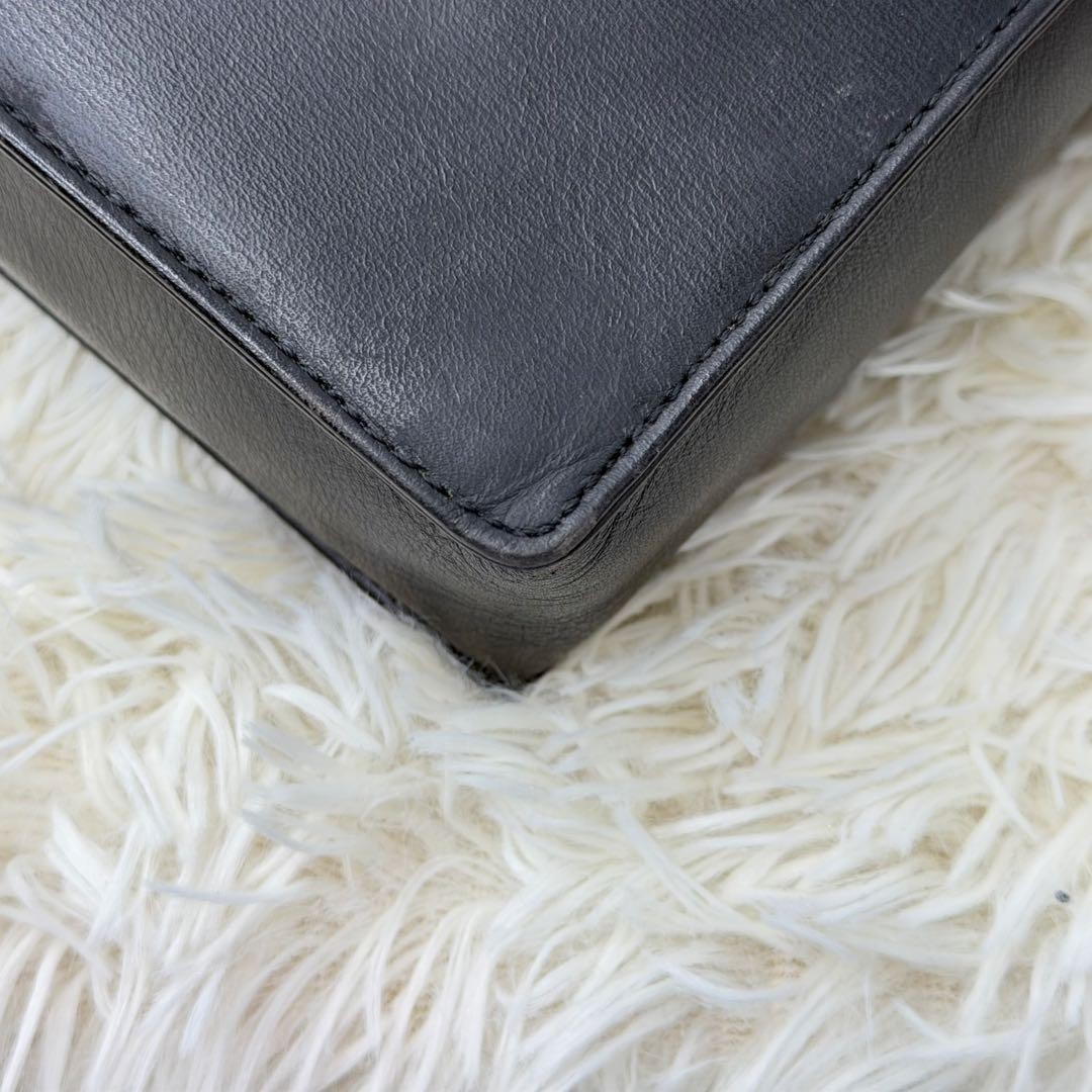 Valentino Garavani Bicolor Leather Shoulder Bag Gold Hardware Vintage Japan thumbnail 10