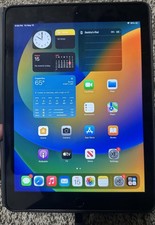 Apple iPad 5th Generation 32GB Silver Wi  Fi Tablet w/ Bluetooth iPadOS