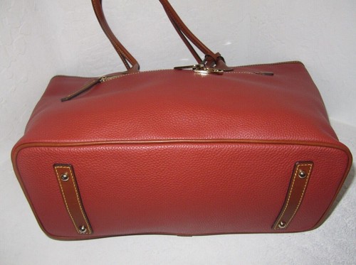 Bolso de Mano Dooney & Bourke X Grande Grano Guijarro Cuero Terracota Nuevo con Etiquetas $328 - Imagen 7 de 9