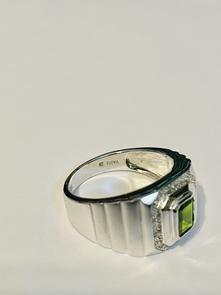 Anillo de sello de peridoto simulado de 0,75 quilates en plata de ley 925 talla 11 Foto 3 de 4