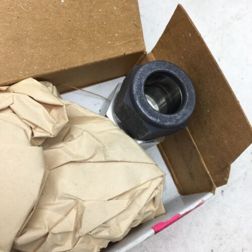 NEW BOX OF 1 PARKER 10-8 GBZ-SS CPI FEMALE PIPE ADAPTER 5/8" TUBE X 1/2" NPT - Picture 4 of 5