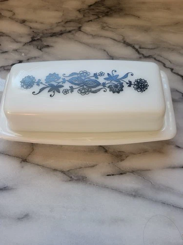 VTG PYREX Old Town Dark Blue Onion Butter Dish w/Lid Milk Glass  - USA Made EC