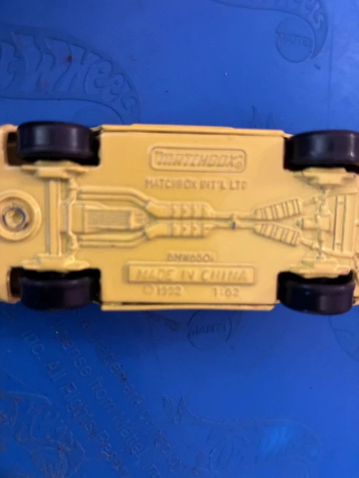 Vintage 1992 Matchbox BMW 850i Diecast Car – Coca-Cola Polar Bears Edition - Image 2 of 4