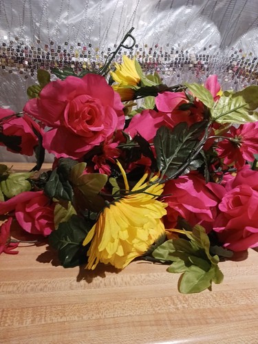 Lot Of 4 Artifical Flowers Garland 6ft Per Strand. 24' Total - Picture 9 of 12