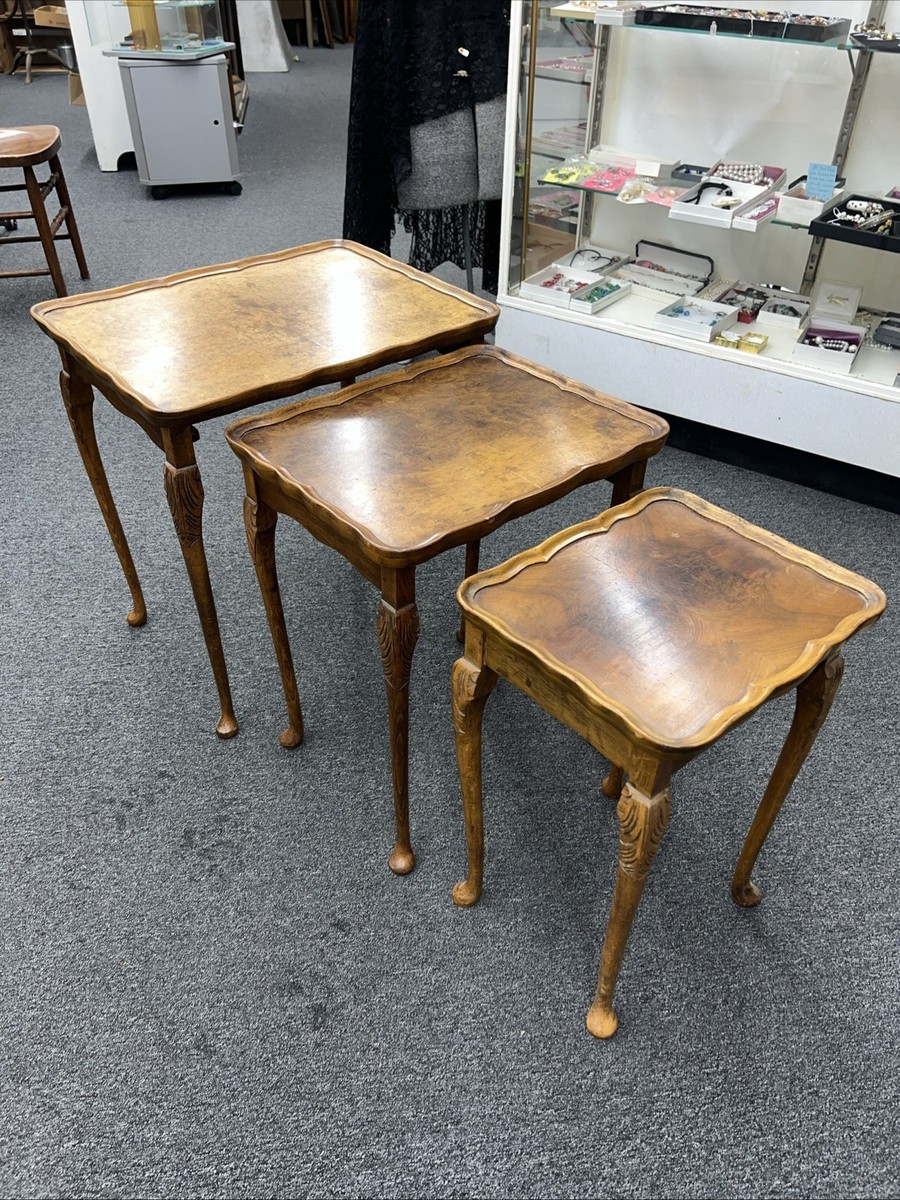 英国　クラシック　Bevan Funnell社 ネストテーブル English Nesting Tables by Bevan Funnell Reprodux set of 3 tables