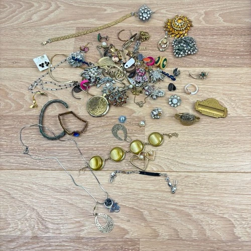Estate Jewelry Lot Vtg Costume Rhinestone Brooch Necklace Earring Junk Drawer