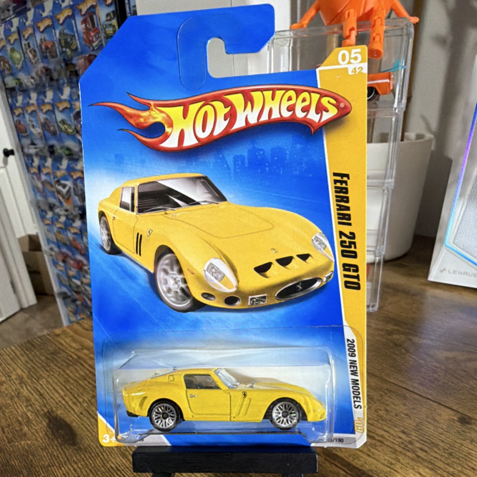 Hot Wheels 1:64 Ferrari 250 GTO 2009 New Models Yellow Diecast Car
