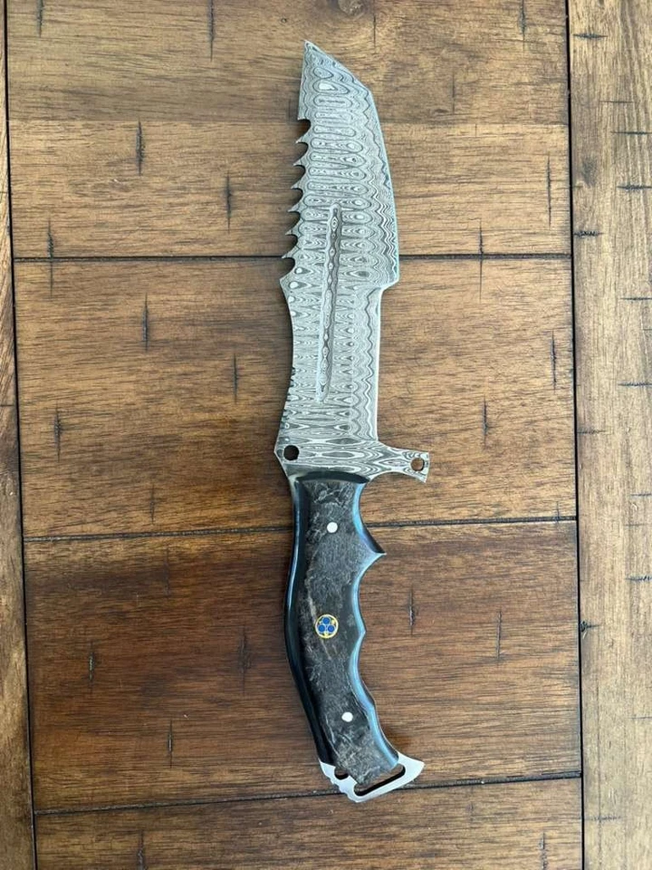 RASTREADOR DAMASCO HECHO A MANO PERSONALIZADO CON MANGO DE CUERNO DE CARNERO Y FUNDA DE CUERO 144 Foto 4 de 4