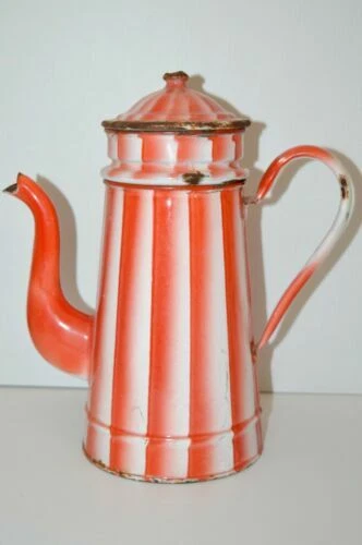 Cafetières et moulins à café de collection rouges