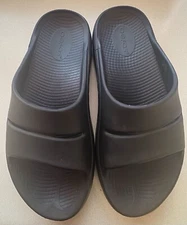 OOFOS OOahh Sport Flex Slide Recovery Sandals Black Size Men's 6 Women's 8
