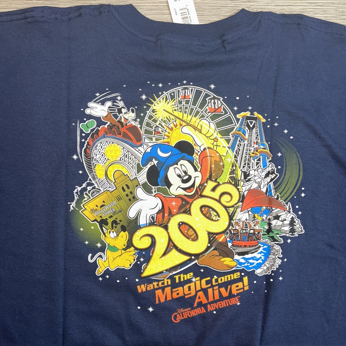 2005 Disneyland California Adventure Navy Blue T-shirt Size XL 