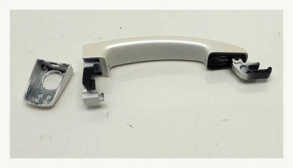 25921565 Door Handle OEM White Diamon Metallic Cruze Malibu LaCrosse SRX Regal - Image 2 of 4