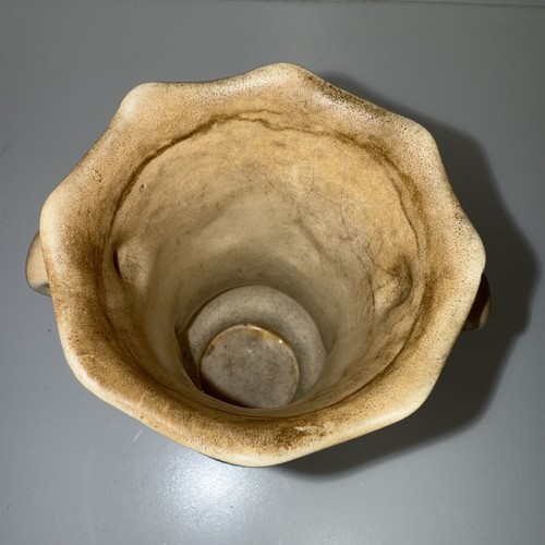 Hull USA Tulip Vase 6.25" X 5 - Picture 3 of 6