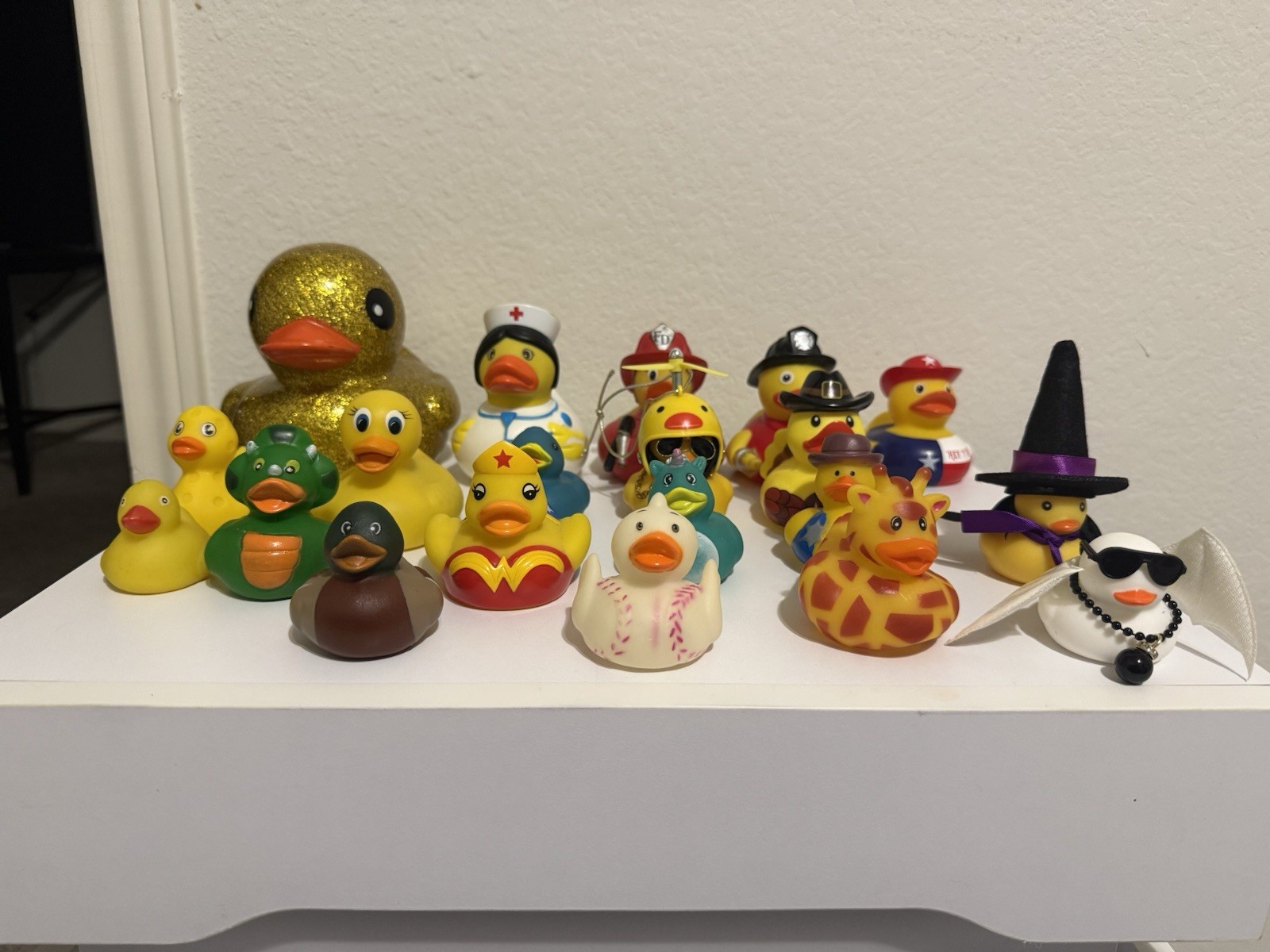 Lot Of  18 Rubber Ducks Variety Jeep