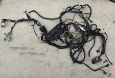 04 HONDA CRV UNDERHOOD ENGINE BAY WIRE WIRING HARNESS FUSE BOX AUTO AWD OEM