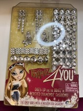 Vintage Bratz Dolls 4 You forever Diamondz Fashions Jewlery Dress Up Set