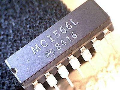 MC1566L – Circuito Integrato In Pacchetto CDIP-14 – Marca MOT – Nuovo