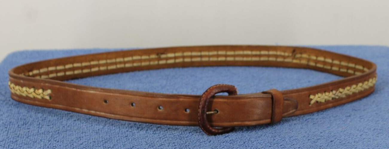 LEATHER BELT SIZE 34 LADIE'S BROWN W/BEIGE CRISS CROSS ACCENTS LEATHER BUCKLE-image