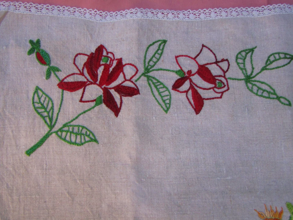 napperon ancien centre de table brodé main lin et dentelle 69 X 75 cm - Photo 3/4