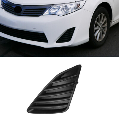 Driver Side Fog Light Cover For 2012-2014 Toyota Camry L / LE / XLE / Hybrid – Black, Clip-On, TO1038147