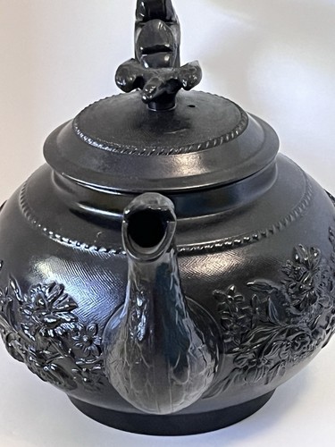 Antique Black Basalt Teapot With Eagle Handle - Picture 8 of 21