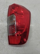 Feu arrière Nissan NP300