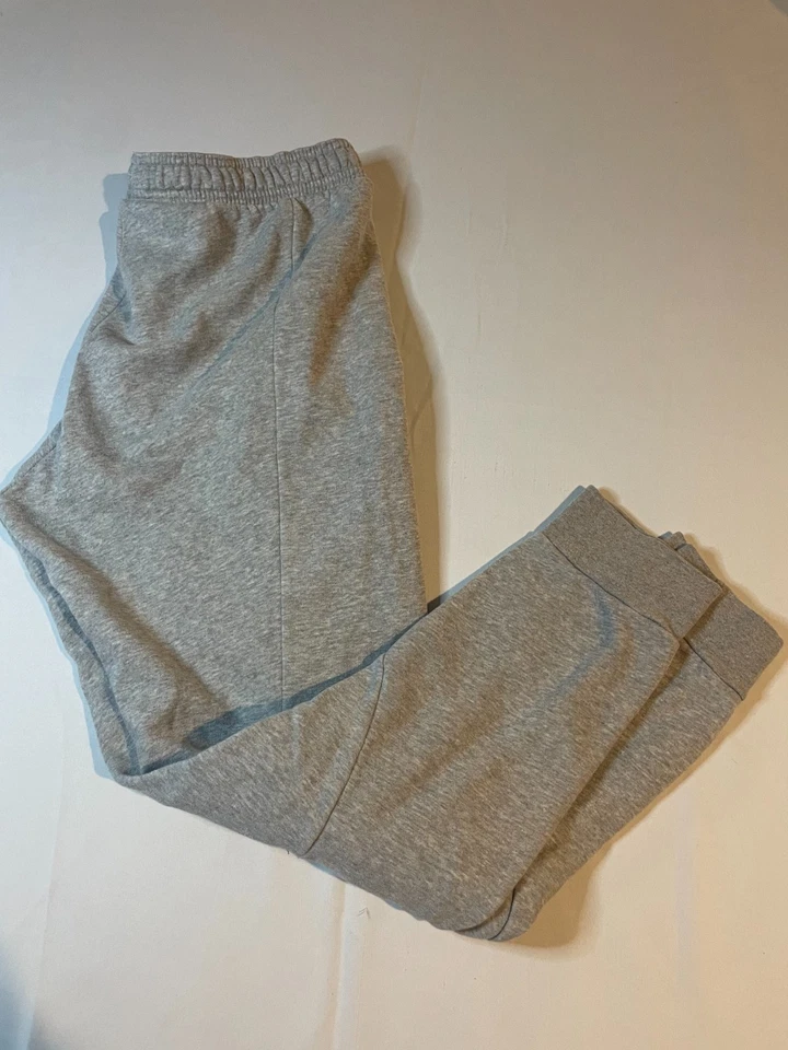 Pantalones deportivos Adidas para hombre gris medio polar cónicos entrenamiento para correr Foto 4 de 4