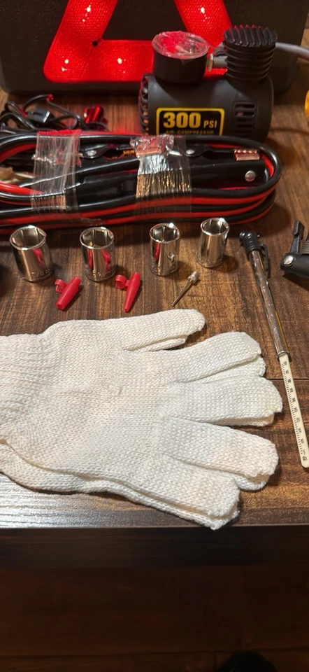 Kit de emergencia en carretera para coche en estuche de plástico duro incluye compresor de aire Foto 3 de 4