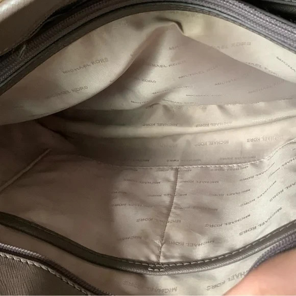 Michael Kors Jet Set Medium Purse Tote thumbnail 6