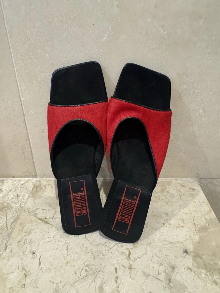 Zapatos De Colección Años 90 Rojo Piel de Poni Cuero Slides EE. UU. 8 Puntera Cuadrada Tacón de Gatito Nuevos Sin Caja Foto 2 de 4