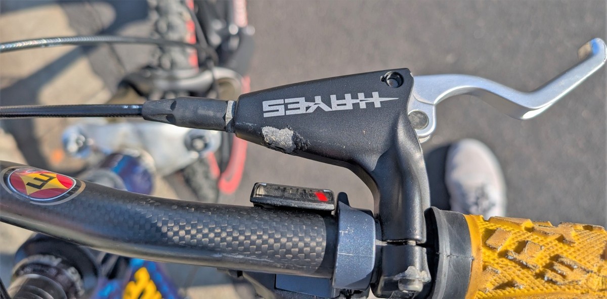 Cannondale Super V Raven 900 SX ,Marzocchi Fork ,Grimeca Magnesium