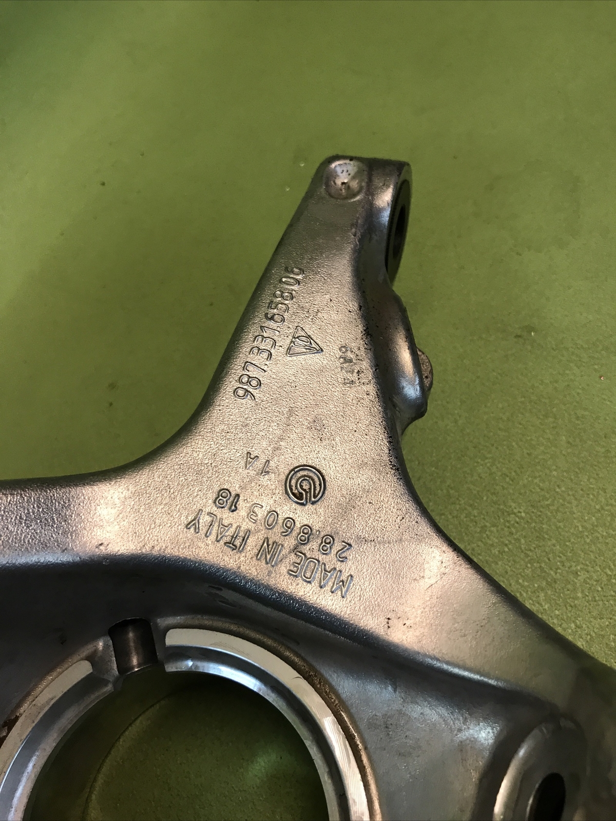 NEU Porsche 987 Boxster Cayman Radträger RECHTS Hinten Wheel Carrier ...